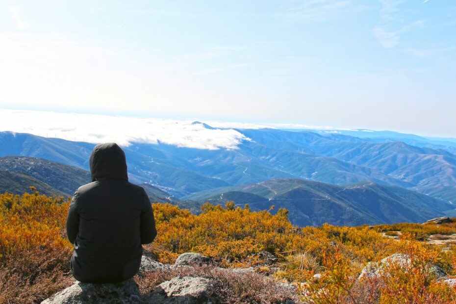 🧘 How to Be More Mindful (Without Moving to a Mountain)