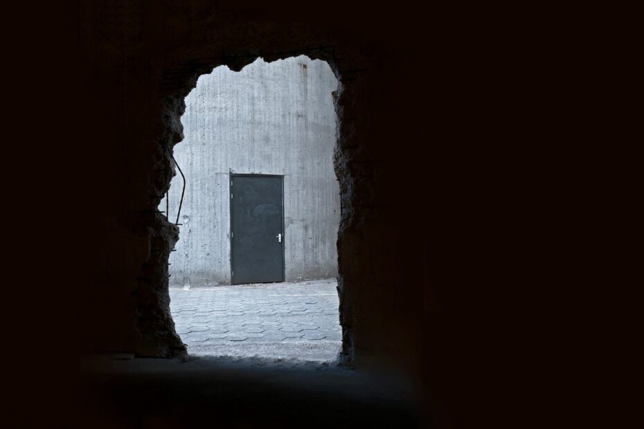 Behind Closed Doors: Ghislaine Maxwell’s Extraordinary Meeting with the DOJ