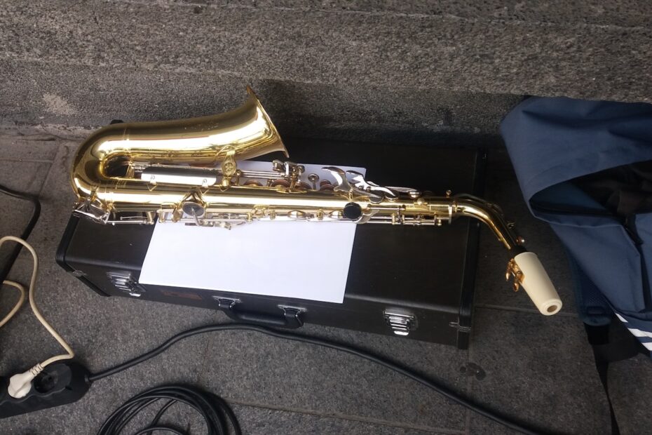 What Instrument Does Kenny G Play?